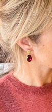 Afbeelding in Gallery-weergave laden, Victoria // Red Magnet